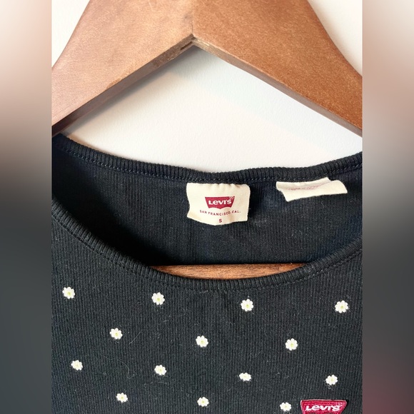 Levi’s Black with Sunflower T-Shirt - Picture 2 of 3